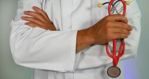 How to Plan for Health Insurance With a Fixed Salary When You Retire 